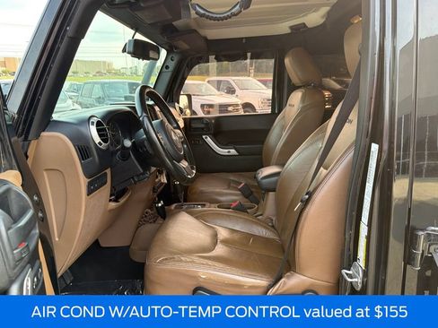 Used 2013 Jeep Wrangler Unlimited Rubicon w/ Connectivity Group AWD/4WD image 10