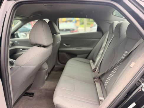 Used 2024 Hyundai Elantra SEL FWD image 13
