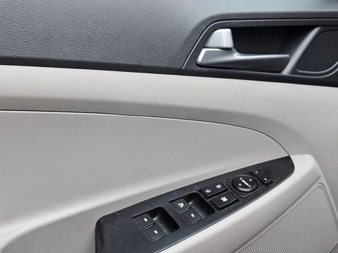 Used 2016 Hyundai Tucson SE w/ Option Group 02 image 9