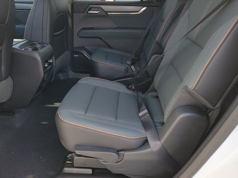 New 2026 GMC Acadia AT4 w/ Luxury Package AWD/4WD image 7