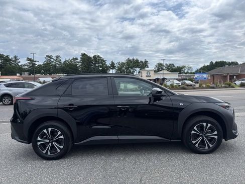 Used 2024 Subaru Solterra Premium image 2