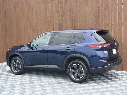 Used 2024 Nissan Rogue SV AWD/4WD image 14