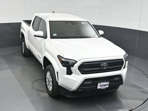 Used 2025 Toyota Tacoma SR5 AWD/4WD image 49