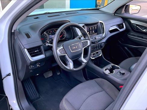 Used 2024 GMC Terrain SLE w/ Elevation Edition FWD image 13