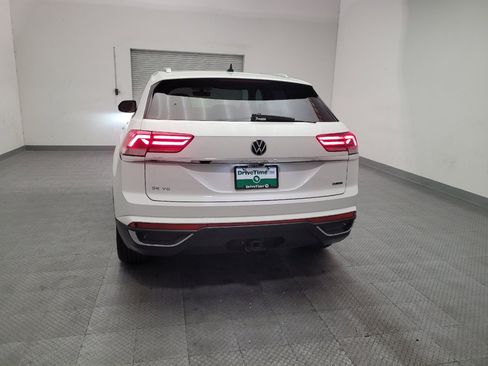 Used 2022 Volkswagen Atlas Cross Sport SE w/ Panoramic Sunroof Package AWD/4WD image 6