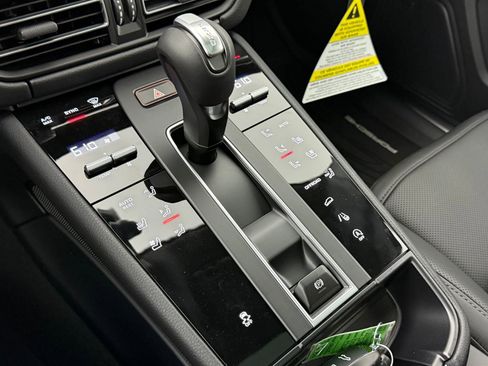 New 2026 Porsche Macan image 20