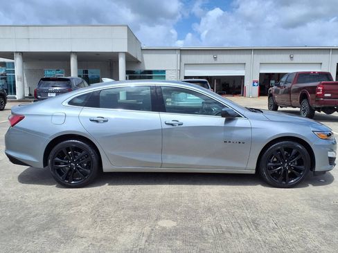 Used 2025 Chevrolet Malibu LT w/ Sport Edition FWD image 4