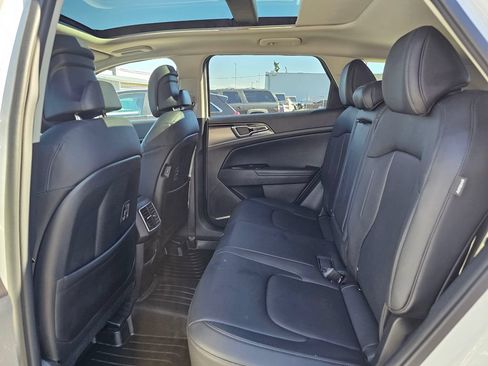Used 2025 Kia Sportage EX w/ EX Premium Package AWD/4WD image 16
