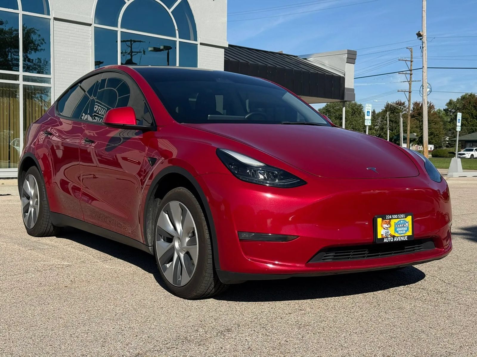 Used 2023 Tesla Model Y AWD image 1