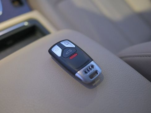 Used 2018 Audi Q5 2.0T Premium Plus w/ Premium Plus Package image 10