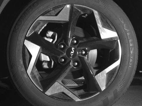 Used 2025 Kia Seltos S image 12