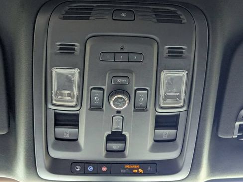 Used 2022 GMC Yukon Denali w/ Denali Premium Package AWD/4WD image 28