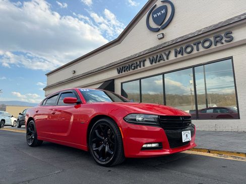 Used 2017 Dodge Charger R/T image 1