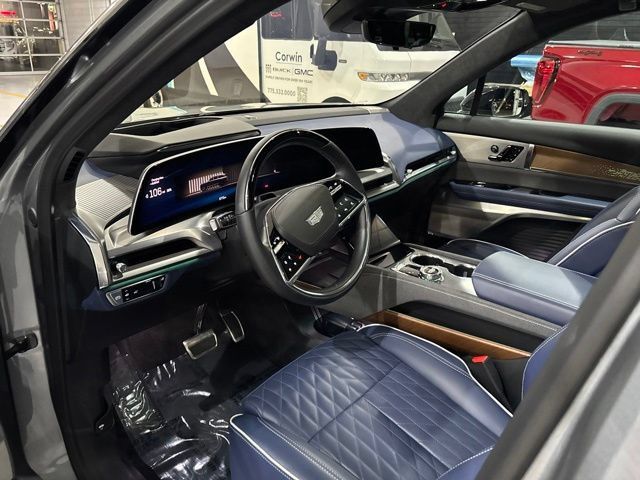 Certified 2026 Cadillac Vistiq Premium Luxury AWD/4WD image 10