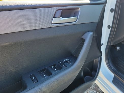 Used 2019 Hyundai Sonata SE image 18