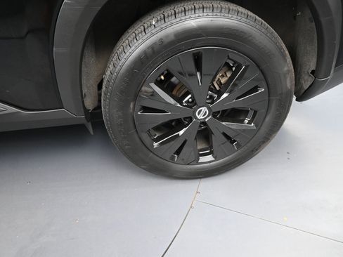 Used 2021 Nissan Rogue SV image 20