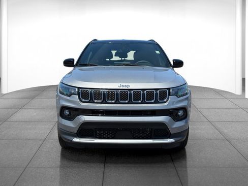 Used 2023 Jeep Compass Limited AWD/4WD image 2