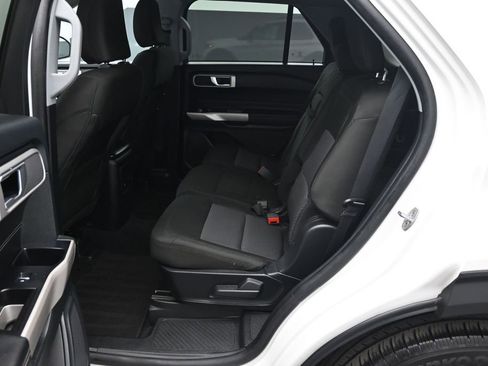 Used 2023 Ford Explorer XLT RWD image 19