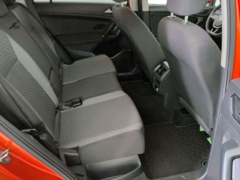 Used 2018 Volkswagen Tiguan S image 18