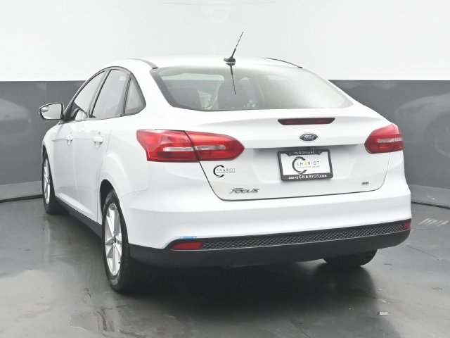 Used 2017 Ford Focus SE FWD image 4