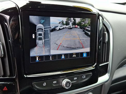 Certified 2023 Chevrolet Traverse LT FWD image 19