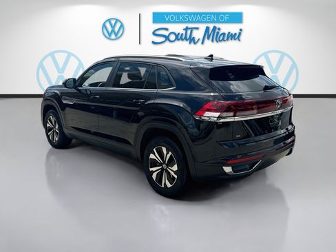 Certified 2026 Volkswagen Atlas Cross Sport SE FWD image 5