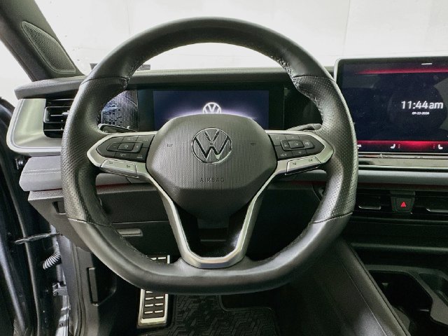 Certified 2026 Volkswagen Tiguan SE R-Line FWD image 11