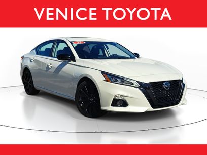 Used 2022 Nissan Altima 2.5 SR w/ Midnight Edition Package
