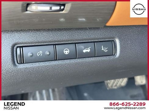 Used 2022 Nissan Pathfinder Platinum AWD/4WD image 18