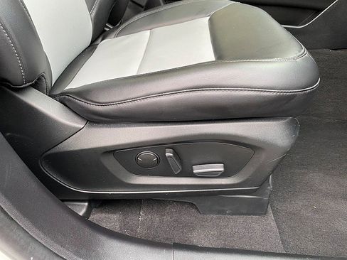 Certified 2022 Ford Explorer XLT w/ Equipment Group 202A image 35