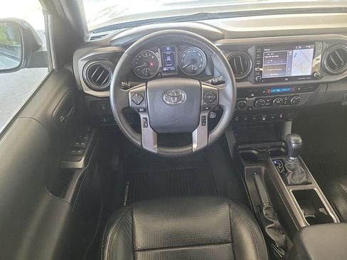 Used 2020 Toyota Tacoma TRD Sport w/ TRD Premium Sport Package AWD/4WD image 16