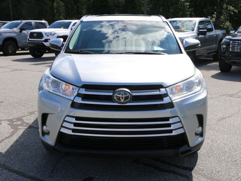 Used 2018 Toyota Highlander XLE FWD image 11