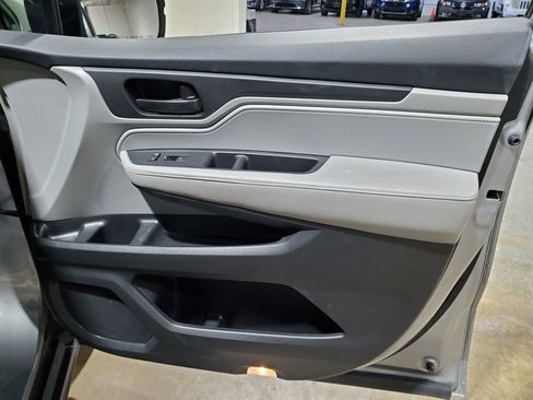 Used 2019 Honda Odyssey EX-L image 17