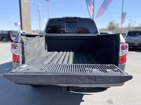 Used 2021 Nissan Titan S w/ S Utility Package image 9