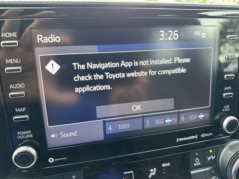 Used 2021 Toyota Highlander XSE FWD image 18
