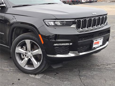 Used 2021 Jeep Grand Cherokee L Limited w/ Luxury Tech Group II image 2