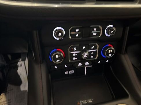 Used 2022 Chevrolet Suburban RST w/ Luxury Package AWD/4WD image 31