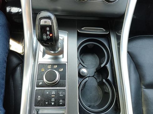 Used 2015 Land Rover Range Rover Sport SE image 36