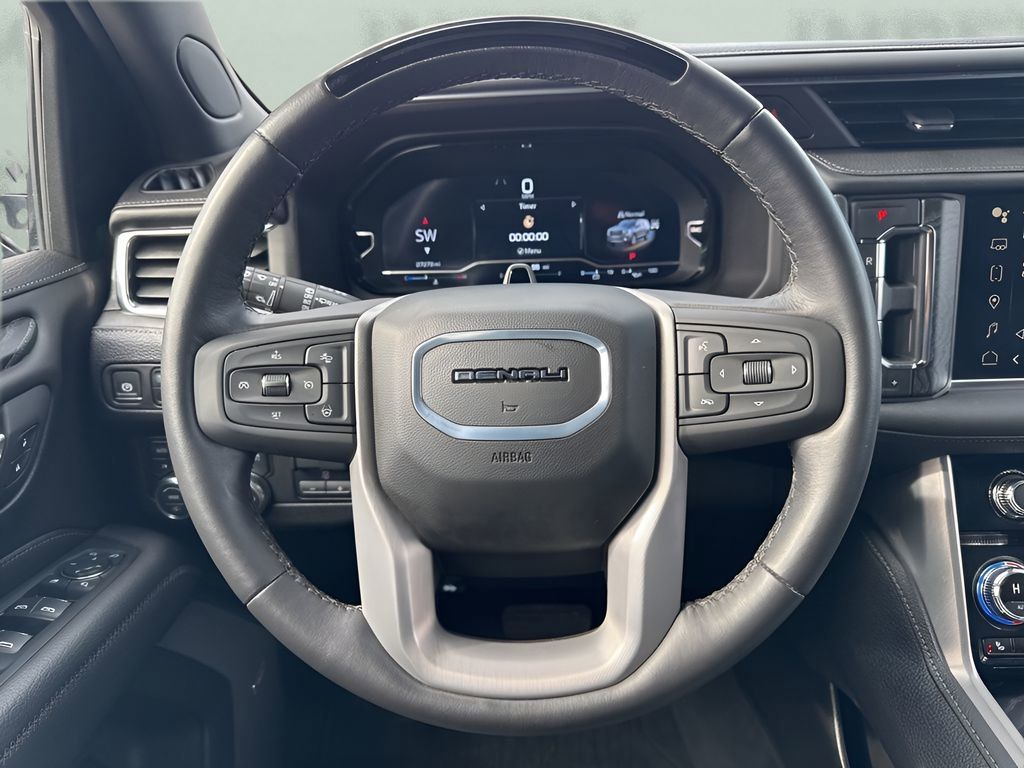 Used 2024 GMC Yukon Denali w/ Denali Reserve Package AWD/4WD image 17