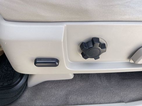 Used 2012 Ford Expedition XLT RWD image 16