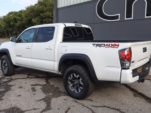 Used 2023 Toyota Tacoma TRD Off-Road image 6
