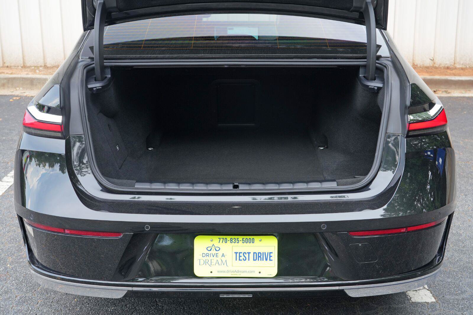 Used 2023 BMW i7 xDrive60 AWD/4WD image 10