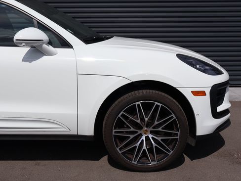 Used 2024 Porsche Macan AWD/4WD image 11
