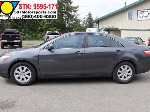 Used 2007 Toyota Camry XLE FWD image 5