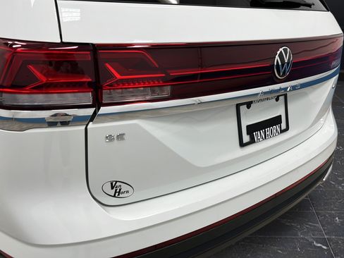 Used 2024 Volkswagen Atlas SE AWD/4WD image 37