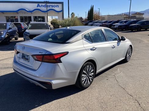 Used 2023 Nissan Altima 2.5 SV image 5