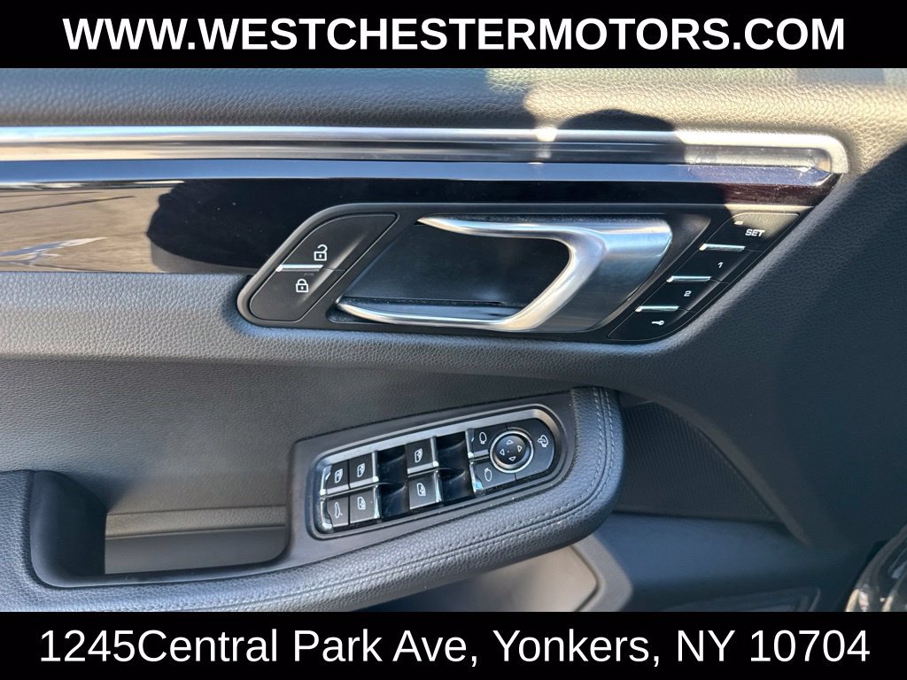 Used 2023 Porsche Macan AWD/4WD image 28
