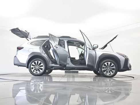 Used 2024 Subaru Outback Touring XT AWD/4WD image 42