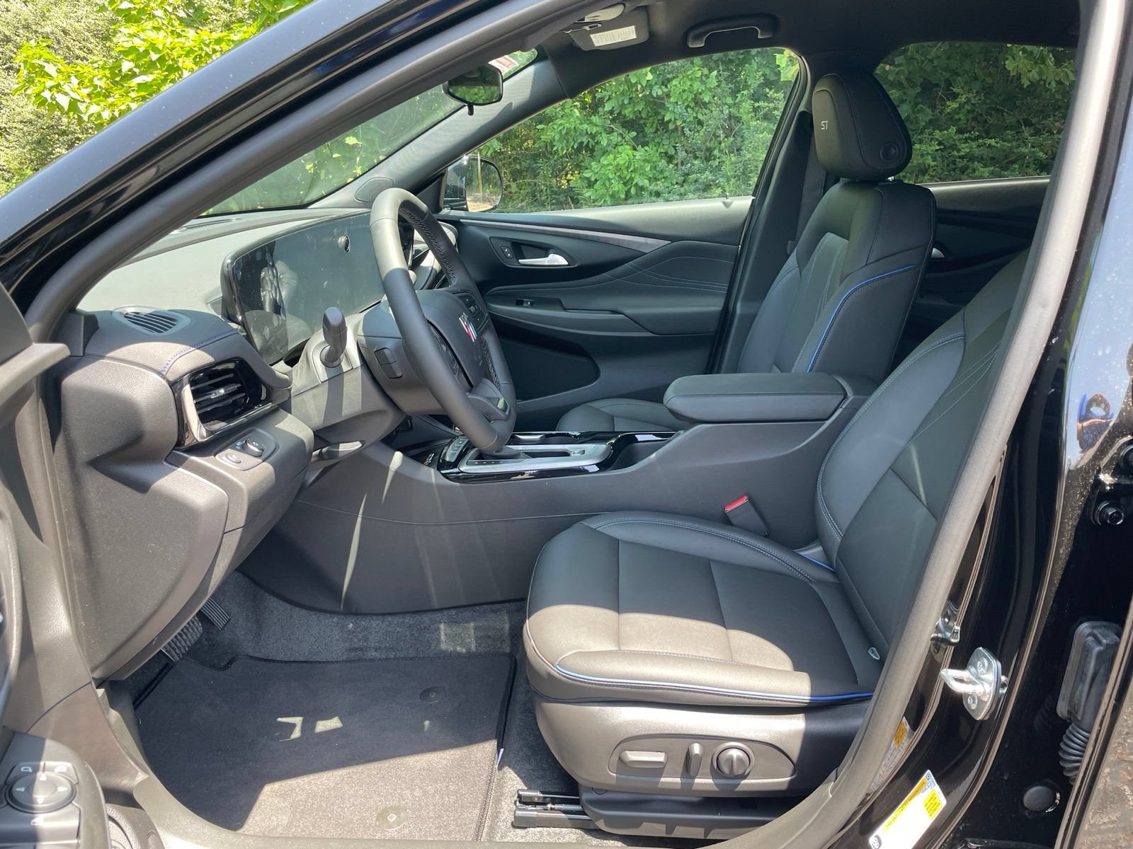 New 2026 Buick Envista Sport Touring w/ Convenience I Package FWD image 13