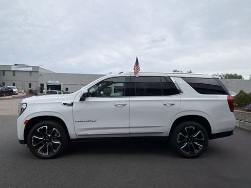Used 2023 GMC Yukon Denali w/ LPO, Floor Liner Package AWD/4WD image 4